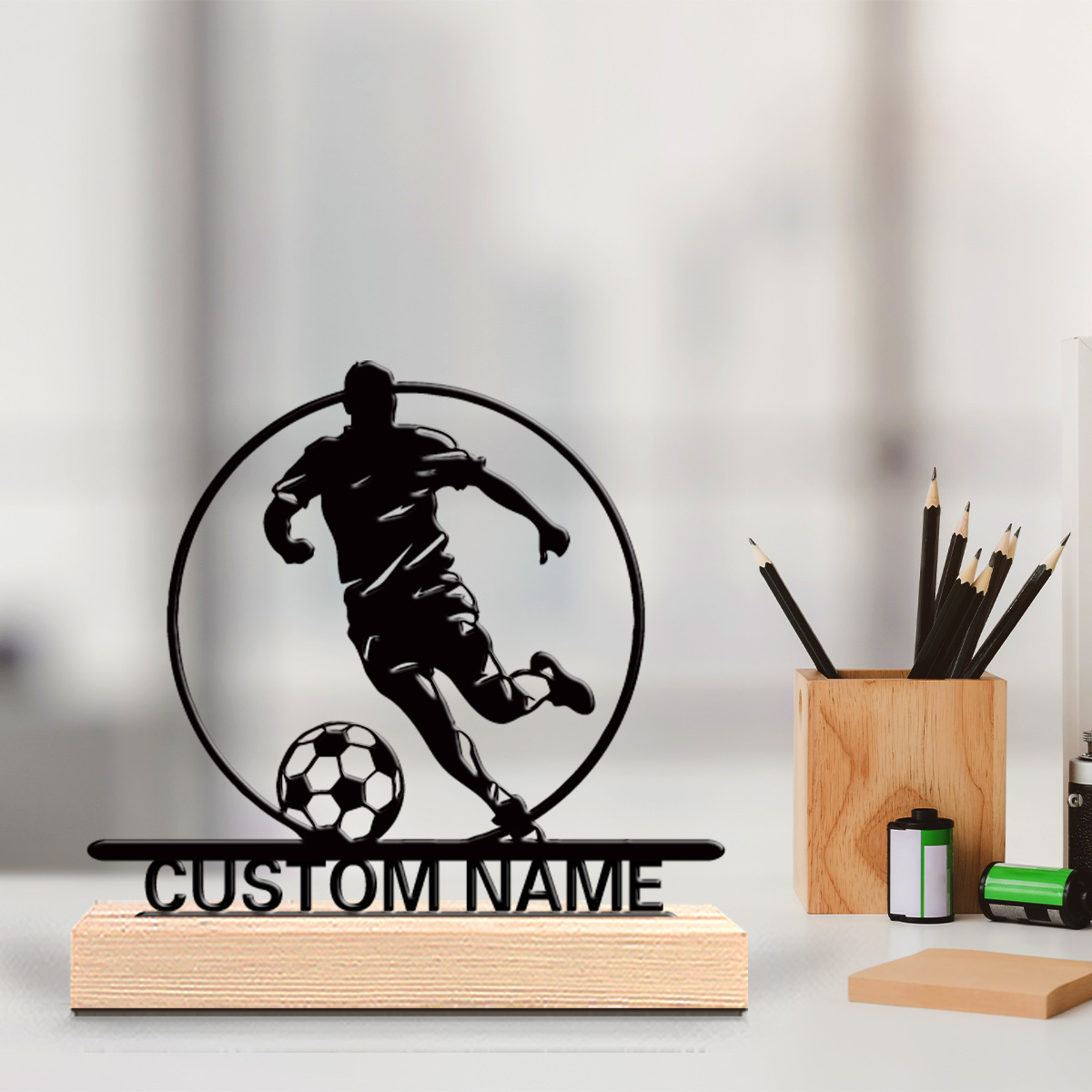 Office Furniture Used - カスタムサッカー選手メタル像（名前入り）、木製台座付きテーブルデコレーション、サッカーファンへのギフト、誕生日/祝日/自宅/オフィス装飾