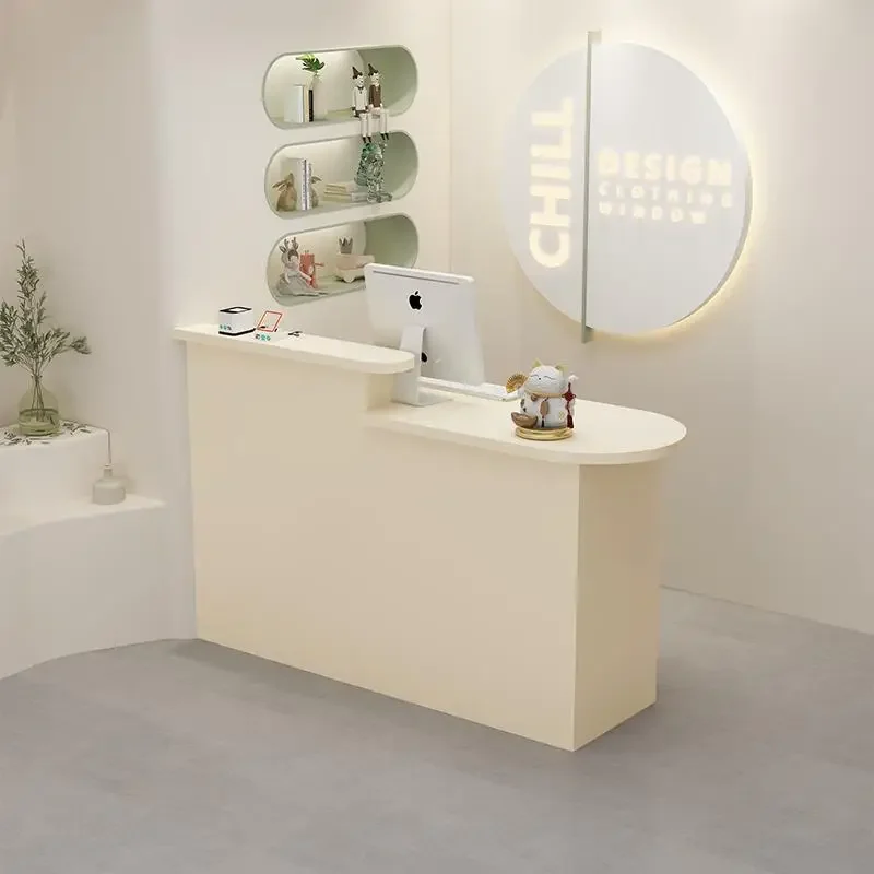 衣料品店 モダンな受付デスク 北欧風のオリジナリティ 美容室 - Office Furniture Services のレビューと価格