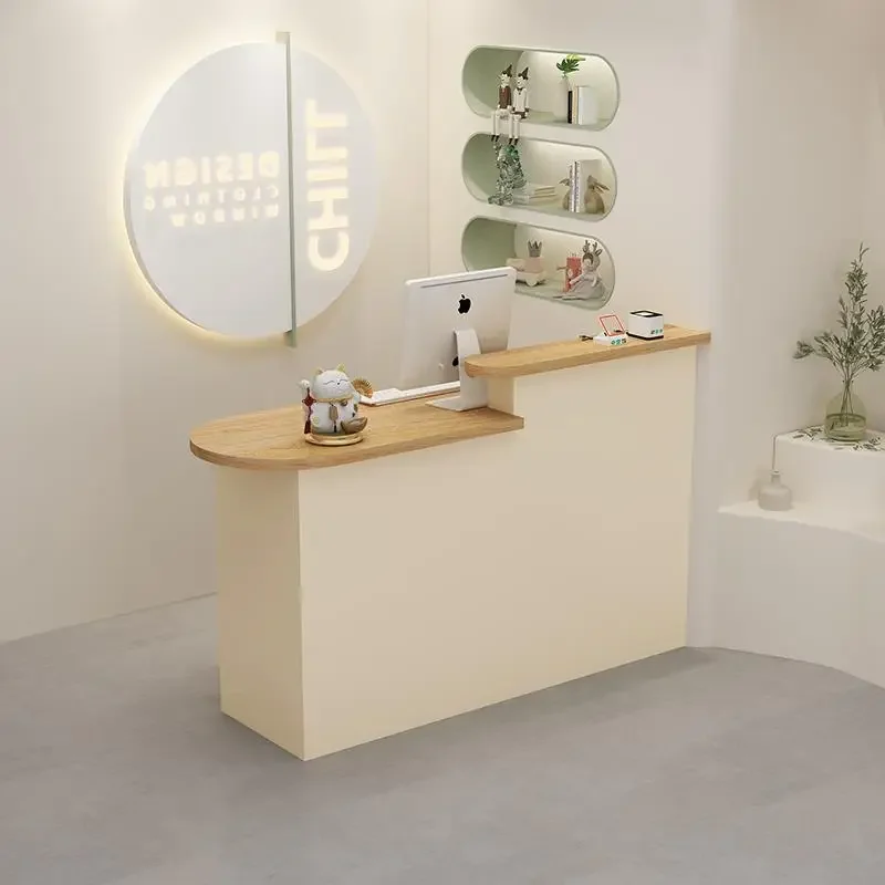衣料品店 モダンな受付デスク 北欧風のオリジナリティ 美容室 - Office Furniture Services のレビューと価格