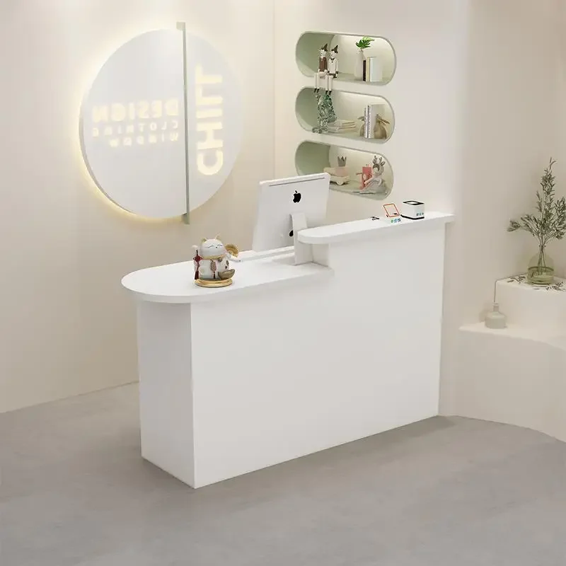 衣料品店 モダンな受付デスク 北欧風のオリジナリティ 美容室 - Office Furniture Services のレビューと価格